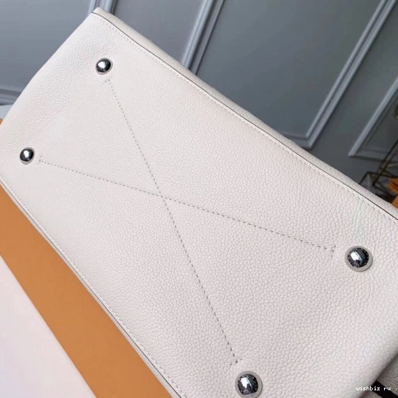 WIS VUITTON LOUIS CARMEL 0929